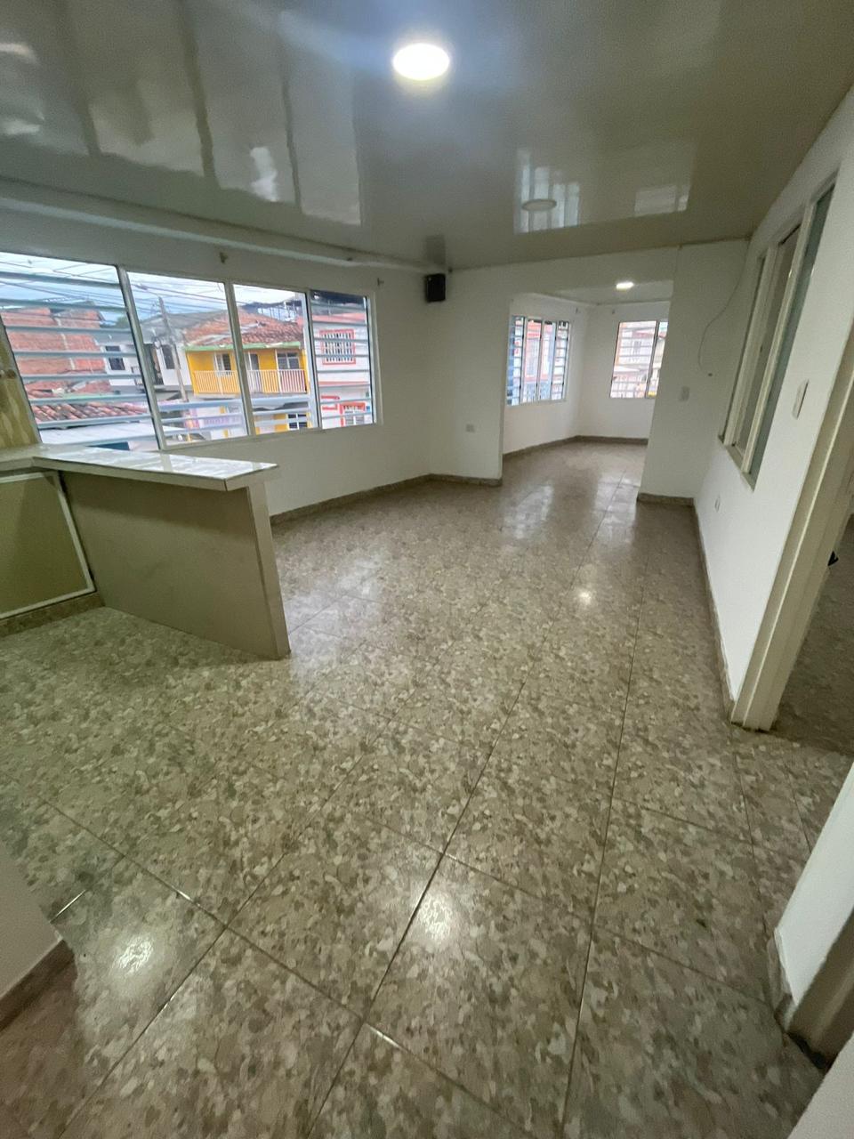 CASA ESQUINERA CON LOCALES COMERCIALES EN VENTA – BARRIO LAS AMÉRICAS, TULUÁ - Imagen 5