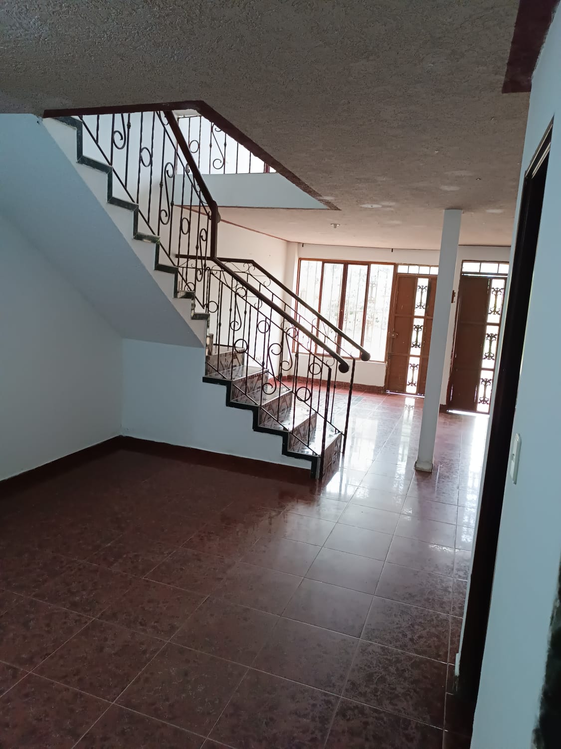 Casa en venta en Avenida Principal Aguaclara – Tuluá ✨🏡 - Imagen 2