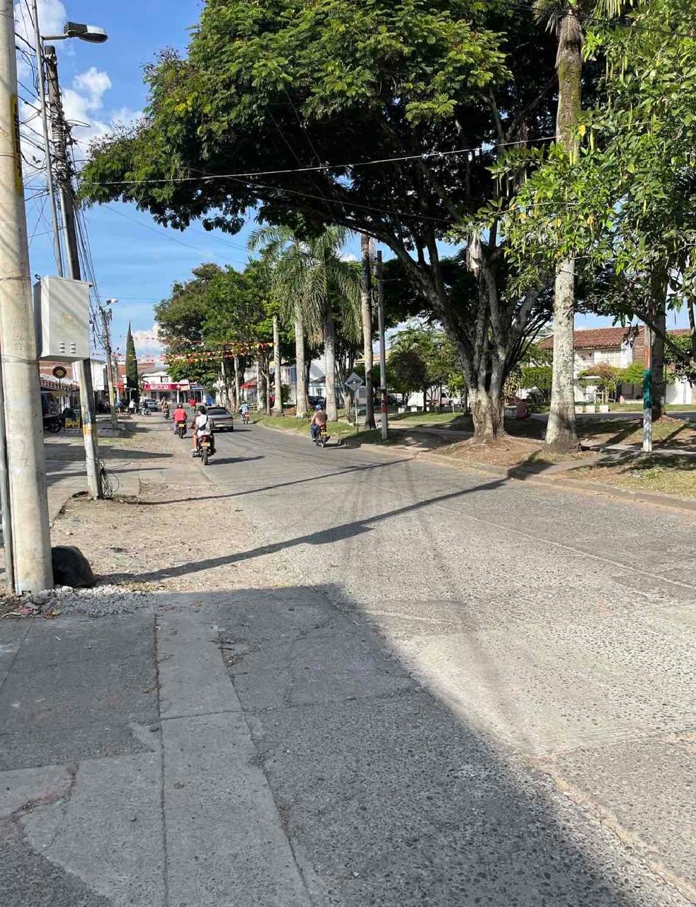 venta de local o bodega comercial sobre la carrera 23 de Tuluá valle - Imagen 8